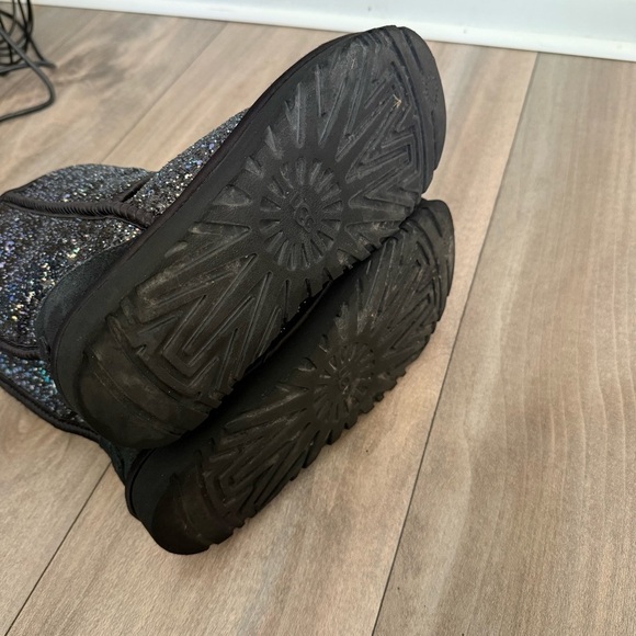UGG CLASSIC SHORT COSMOS PURPLE BLACK SPARKLE BOOTS leather sheepskin RARE sz 7 - Picture 6 of 8
